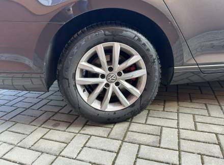 Volkswagen - Passat
