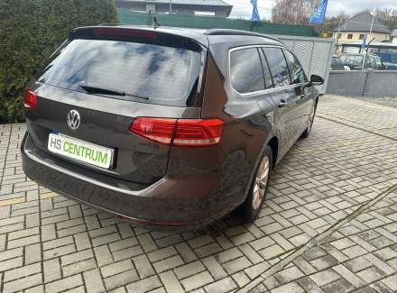 Volkswagen - Passat