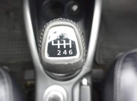 Mitsubishi - Outlander