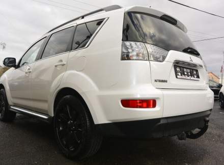 Mitsubishi - Outlander