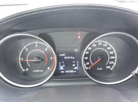 Mitsubishi - Outlander