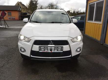 Mitsubishi - Outlander
