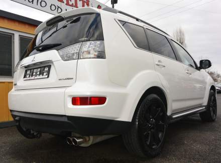 Mitsubishi - Outlander
