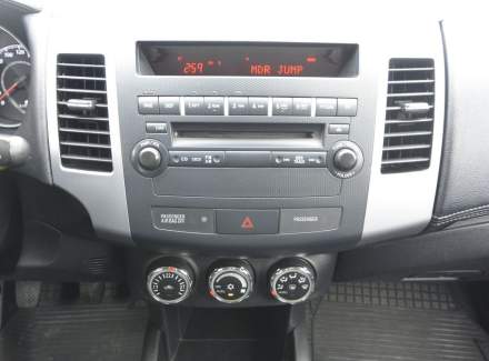 Mitsubishi - Outlander