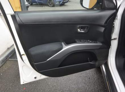 Mitsubishi - Outlander