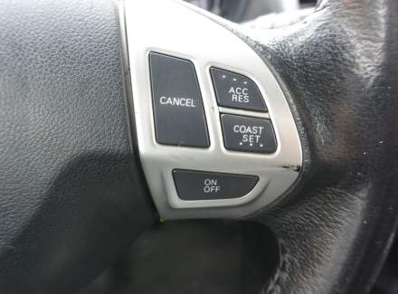 Mitsubishi - Outlander