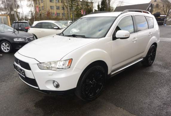 Mitsubishi - Outlander