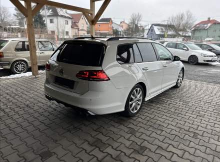 Volkswagen - Golf