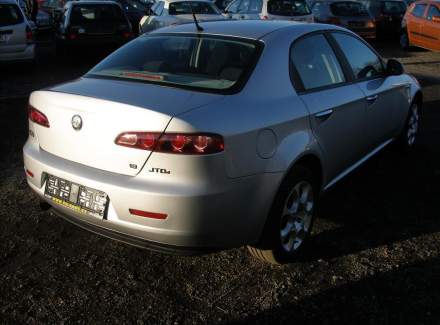 Alfa Romeo - 159
