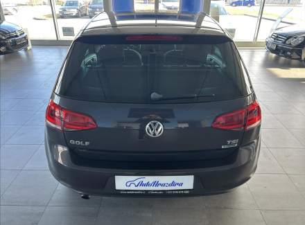 Volkswagen - Golf