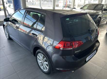Volkswagen - Golf