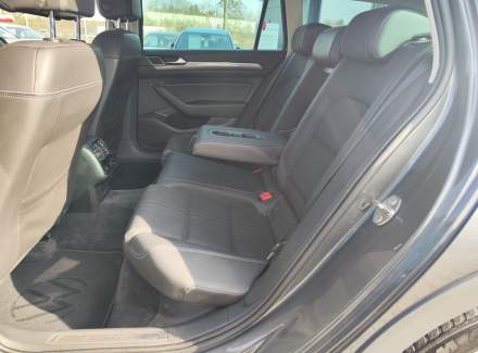 Volkswagen - Passat