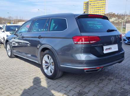 Volkswagen - Passat