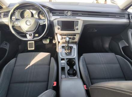 Volkswagen - Passat