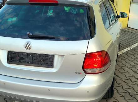 Volkswagen - Golf