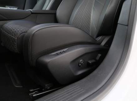 DS Automobiles - DS4