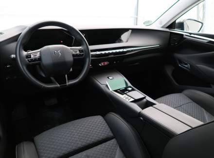 DS Automobiles - DS4