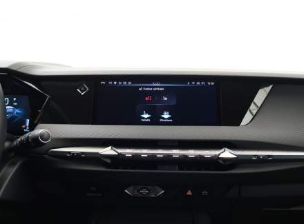 DS Automobiles - DS4