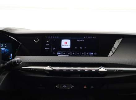 DS Automobiles - DS4