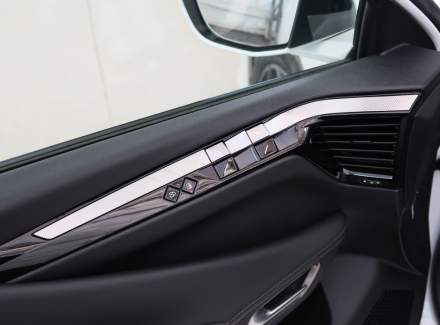 DS Automobiles - DS4