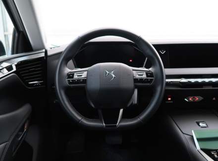 DS Automobiles - DS4