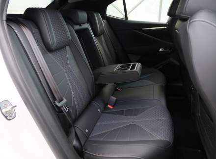 DS Automobiles - DS4