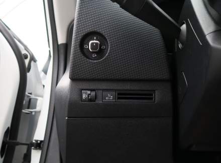 DS Automobiles - DS4