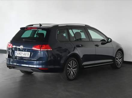 Volkswagen - Golf