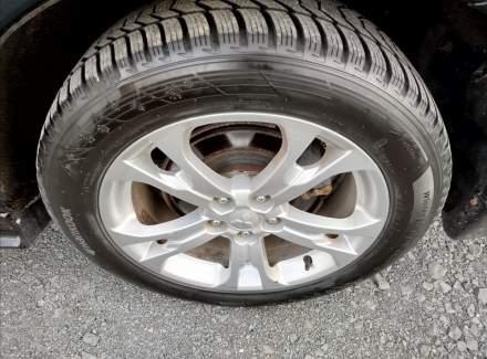 Mitsubishi - Outlander