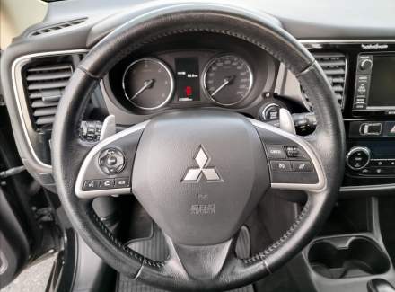 Mitsubishi - Outlander