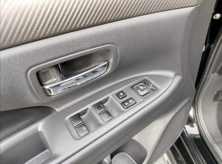 Mitsubishi - Outlander