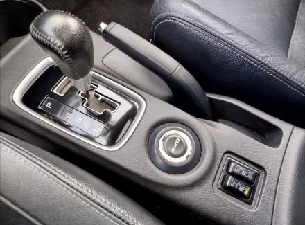 Mitsubishi - Outlander