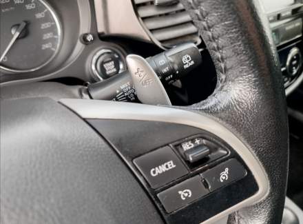 Mitsubishi - Outlander