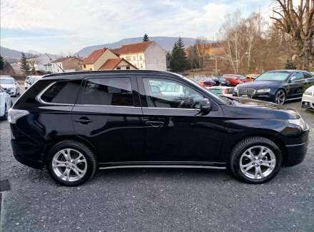 Mitsubishi - Outlander