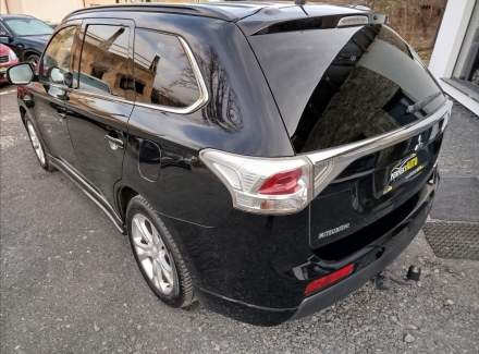 Mitsubishi - Outlander