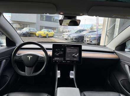 Tesla - Model 3