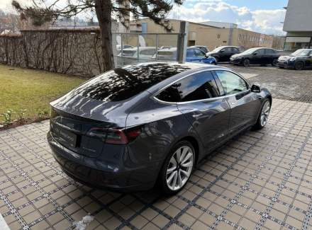 Tesla - Model 3