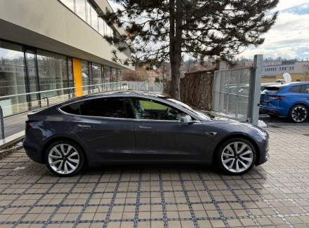 Tesla - Model 3