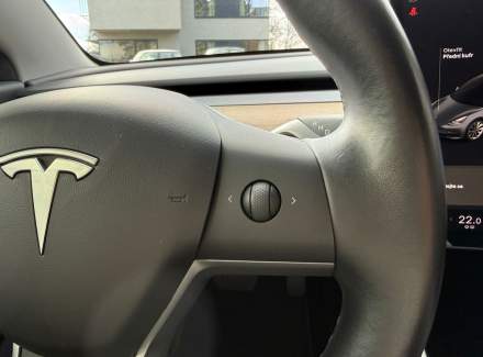 Tesla - Model 3