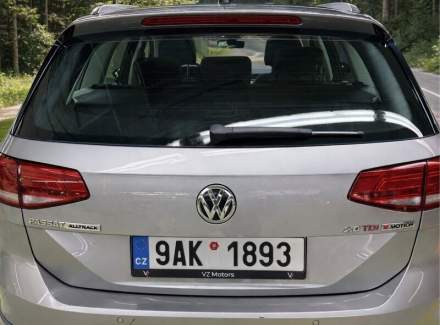 Volkswagen - Passat