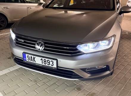 Volkswagen - Passat