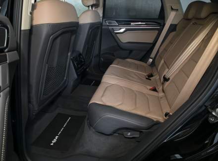 Volkswagen - Touareg