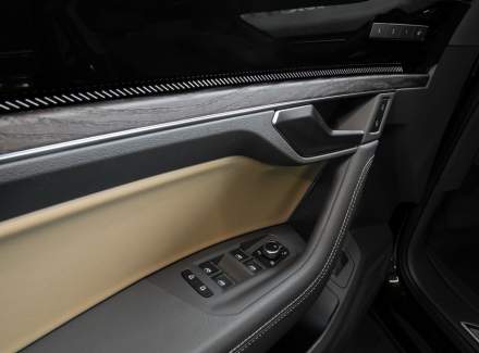 Volkswagen - Touareg