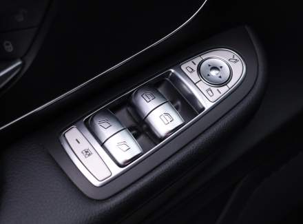 Mercedes-Benz - V-class