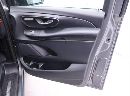 Mercedes-Benz - V-class