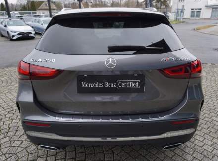 Mercedes-Benz - GLA