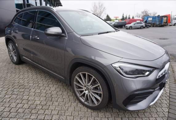 Mercedes-Benz - GLA