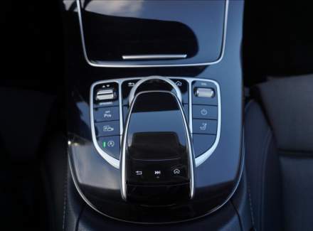 Mercedes-Benz - E-class