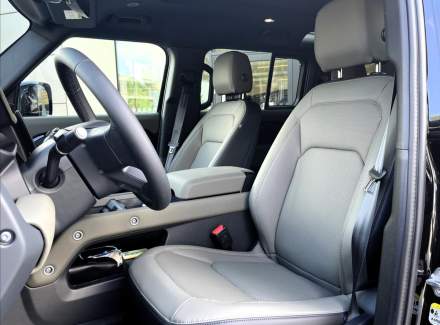 Land Rover - Defender