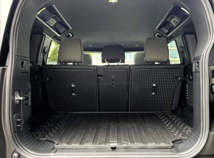 Land Rover - Defender